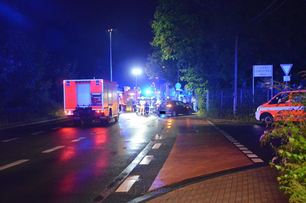 VU Pkw Laterne Koeln Zollstock Bischofsweg P02.JPG - Miklos Laubert